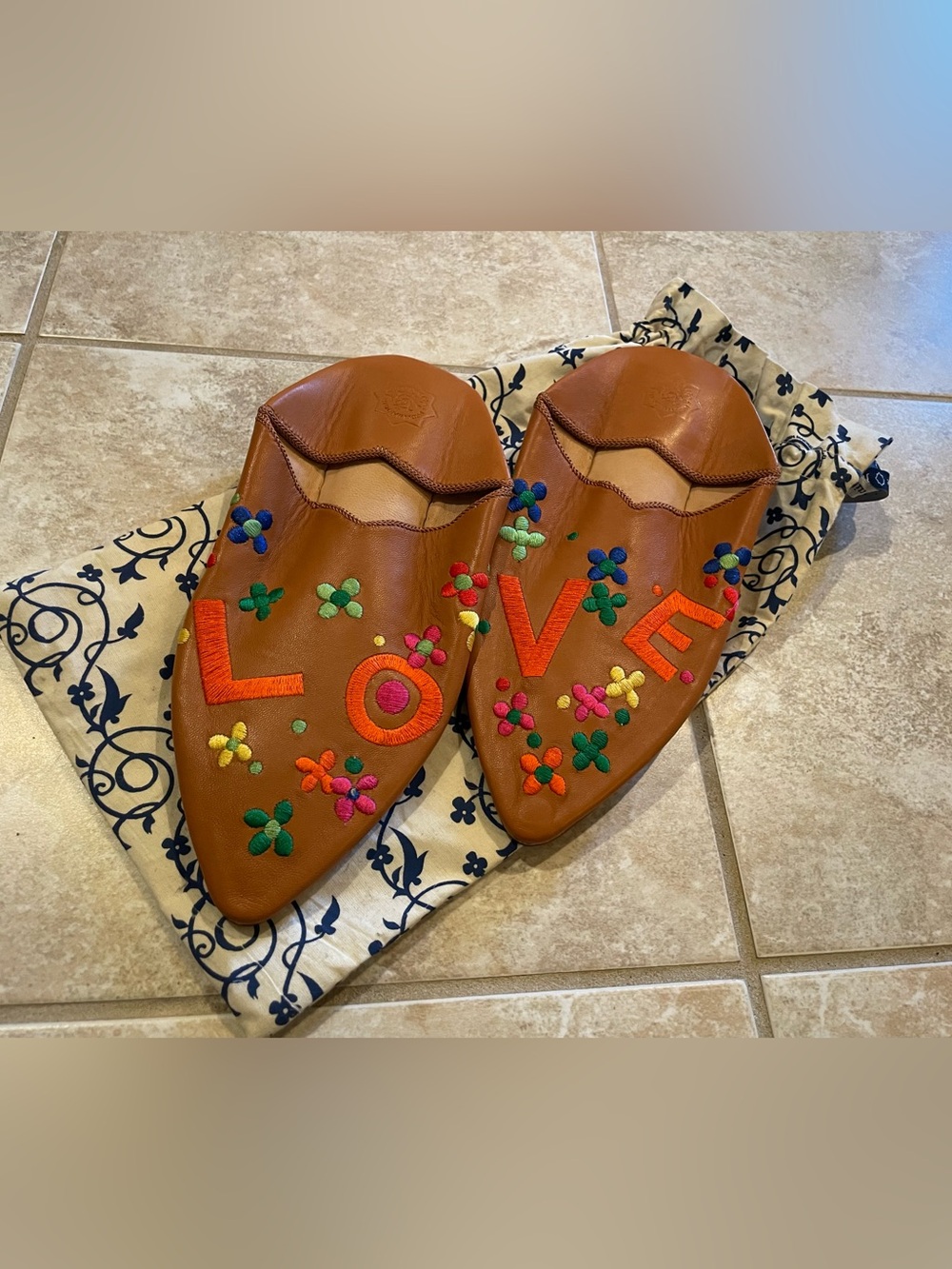 Jardin Majorelle Brown Leather Embroidered 'LOVE' Slip-On Flats